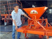 'Kỹ sư làng' chế máy nông cụ giá rẻ