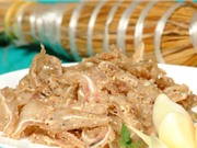 Lạ lùng món ăn cuộn trong rơm vàng trở thành đặc sản miền Trung
