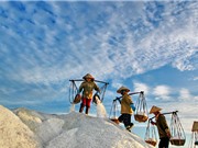 Ngơ ngẩn trước vẻ đẹp của cánh đồng muối lớn nhất miền Trung