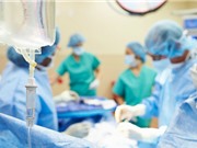 Cắt áo bệnh nhân để cấp cứu, bác sĩ bị đòi bồi thường 5 triệu đồng