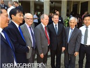 Khoa học để phát triển