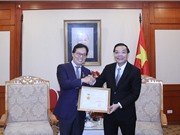 Bộ Khoa học và Công nghệ trao Kỷ niệm chương vì sự nghiệp khoa học và công nghệ cho Đại sứ Dương Chí Dũng