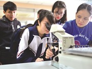 Quyết định chọn trường đại học của học sinh: Cha mẹ và thông tin truyền miệng tác động nhiều nhất 