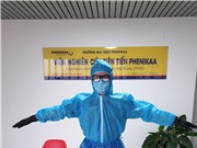 Cải tiến bộ đồ bảo hộ y tế để người mặc tiện uống nước và đi vệ sinh 