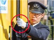 Người lái tàu điện tại Nhật Bản có một thói quen ai nhìn cũng tưởng bất lịch sự, nhưng thực chất mục đích phía sau thì cực kỳ quan trọng