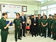Bộ trưởng Quốc phòng Ngô Xuân Lịch thăm Trung tâm Nhiệt đới Việt - Nga