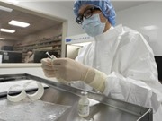 Vaccine Covid-19 của Australia gây ra kết quả xét nghiệm HIV dương tính giả