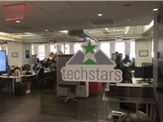 Để lọt vào mắt xanh của Techstar