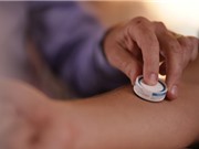 Thử nghiệm miếng dán vaccine ngừa COVID-19 cho kết quả ấn tượng