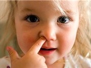 Ngoáy mũi có thể làm tăng nguy cơ mắc Alzheimer và bệnh sa sút trí tuệ