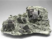 Vật liệu pin Mặt trời perovskite mới tăng hiệu suất lên 250%