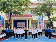 Học sinh Quảng Bình tham gia tiết kiệm điện 