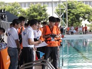 Lần đầu sinh viên thi chế tạo tàu ngầm có điều khiển 