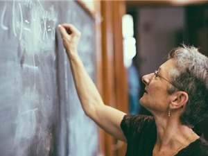 Phụ nữ rời bỏ công việc học thuật chủ yếu do môi trường độc hại 