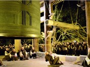 Những tập tục đón năm mới kỳ lạ